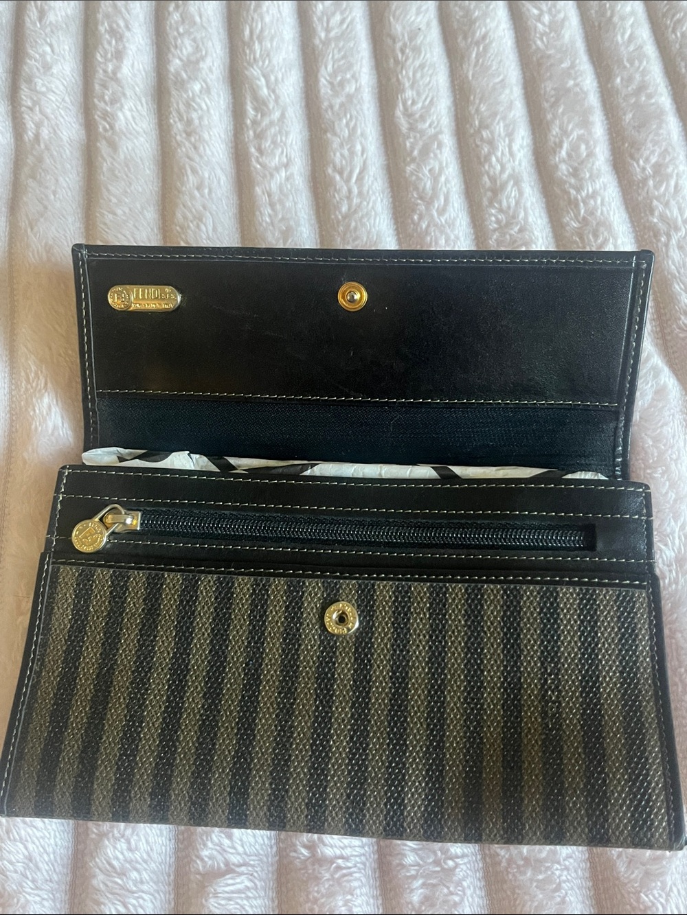FENDI Vintage Striped Logo Wallet in Nero - Picture 7 of 11